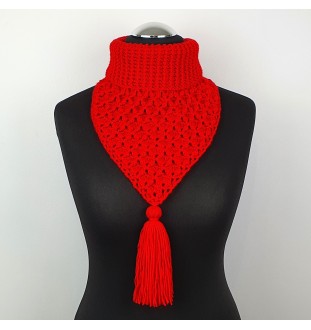 Szydełkowy czerwony ocieplacz na szyję