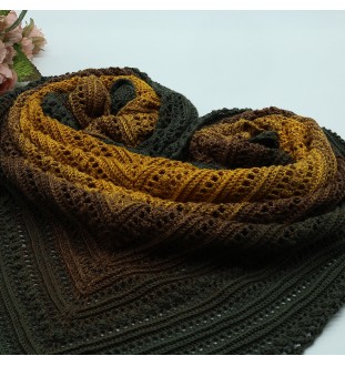 Szydełkowa chusta 170 cm