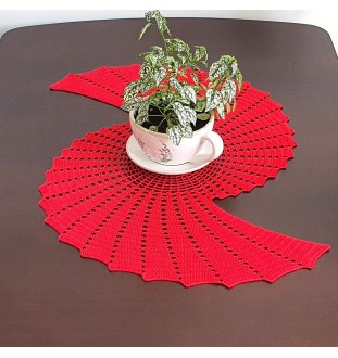 Szydełkowa czerwona serweta