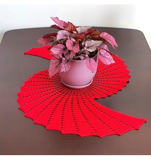 Szydełkowa czerwona serweta