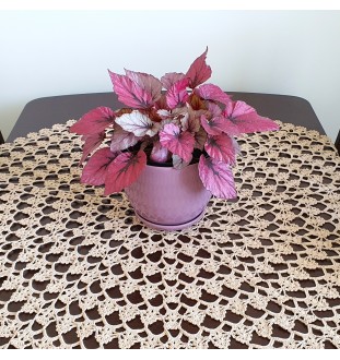 Beżowa , okrągła serweta na szydełku, 103 cm