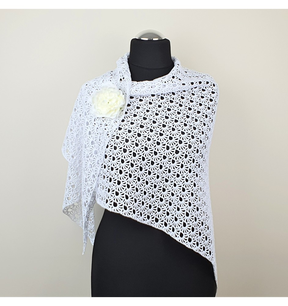 Szydełkowa, biała chusta