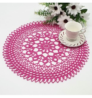 Szydełkowa różowa serwetka 37 cm