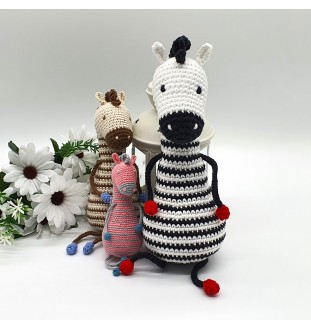 Zebra beżowo - brązowa na szydełku