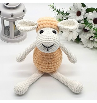 Żółta owieczka na szydełku