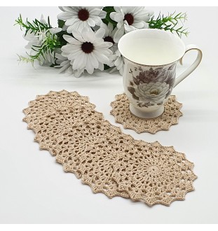 Szydełkowe podkładki pod kubek w kolorze ecru