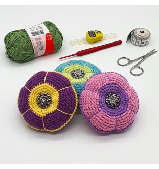 Szydełkowa poduszka na szpilki fioletowo - żółta