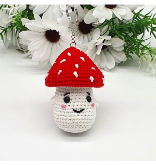 Breloczek - grzybek szydełkowany