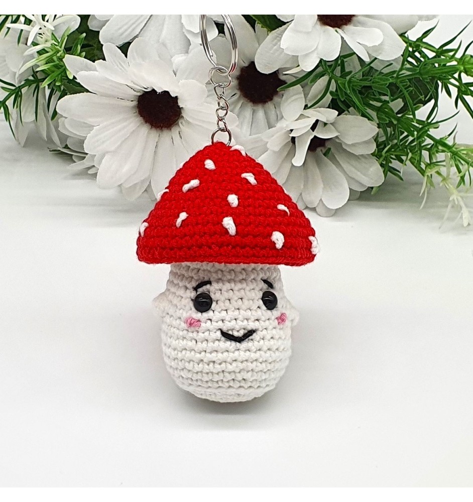 Breloczek - grzybek szydełkowany