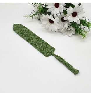 Zielona zakładka do książki szydełkowana