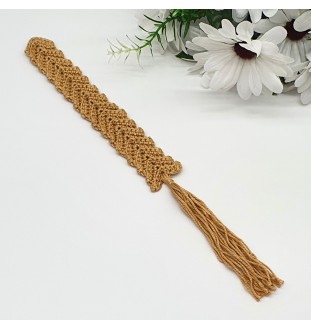 Zakładka do książki w kolorze beżowym szydełkowana