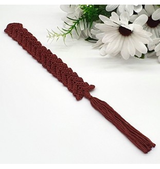 Szydełkowa zakładka do książki w kolorze brązowym