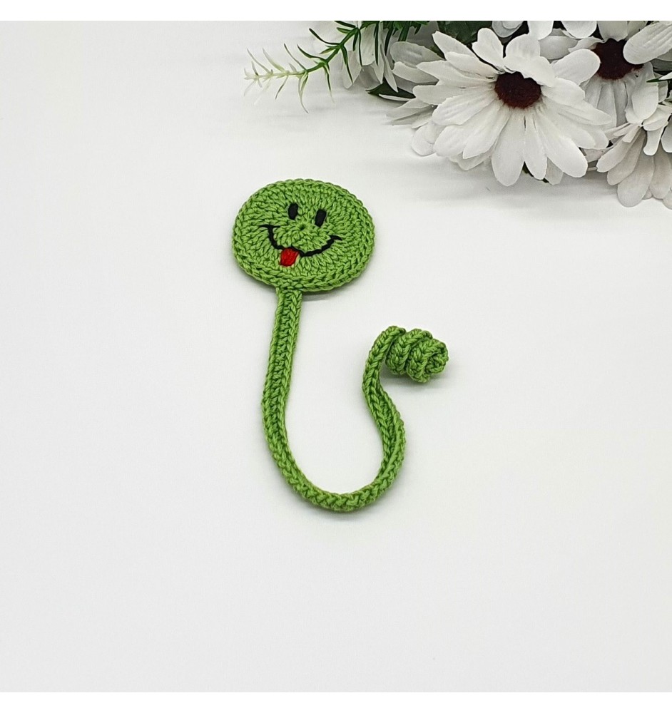 Buźka - zakładka do książki na szydełku