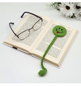 Buźka - zakładka do książki na szydełku