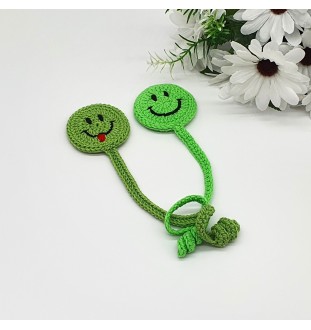 Buźka - zakładka do książki na szydełku