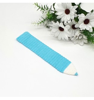 Niebieska kredka - zakładka na szydełku