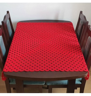 Szydełkowa, kwadratowa serweta w kolorze czerwonym