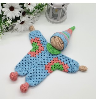 Szydełkowy pajacyk - przytulanka