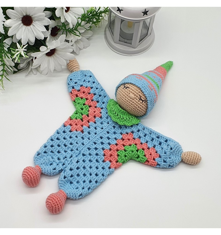 Szydełkowy pajacyk - przytulanka