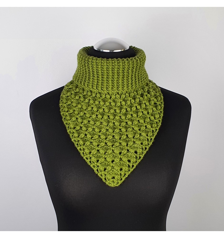 Szydełkowy, zielony ocieplacz na szyję