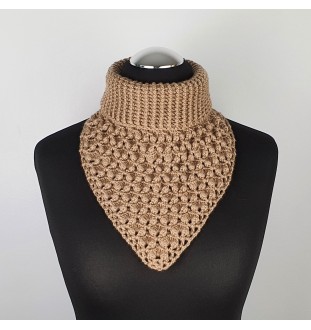 Szydełkowy, beżowy ocieplacz na szyję