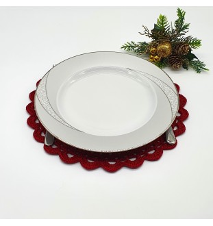 Komplet bordowych podkładek na szydełku