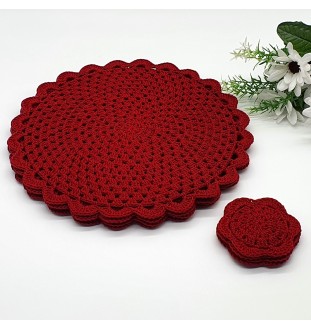 Komplet bordowych podkładek na szydełku