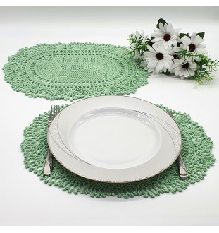 Komplet szydełkowych podkładek pod talerz