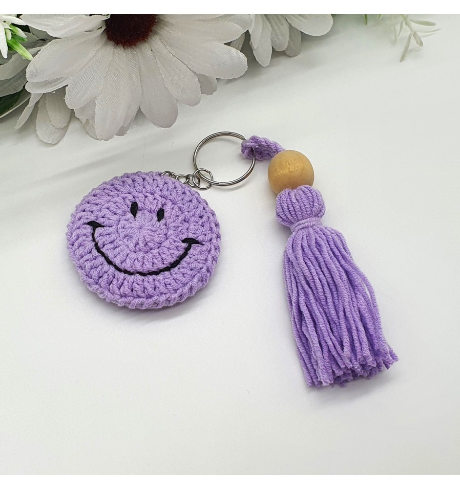 Breloczek - buźka na szydełku