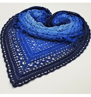 Szydełkowa niebieska chusta